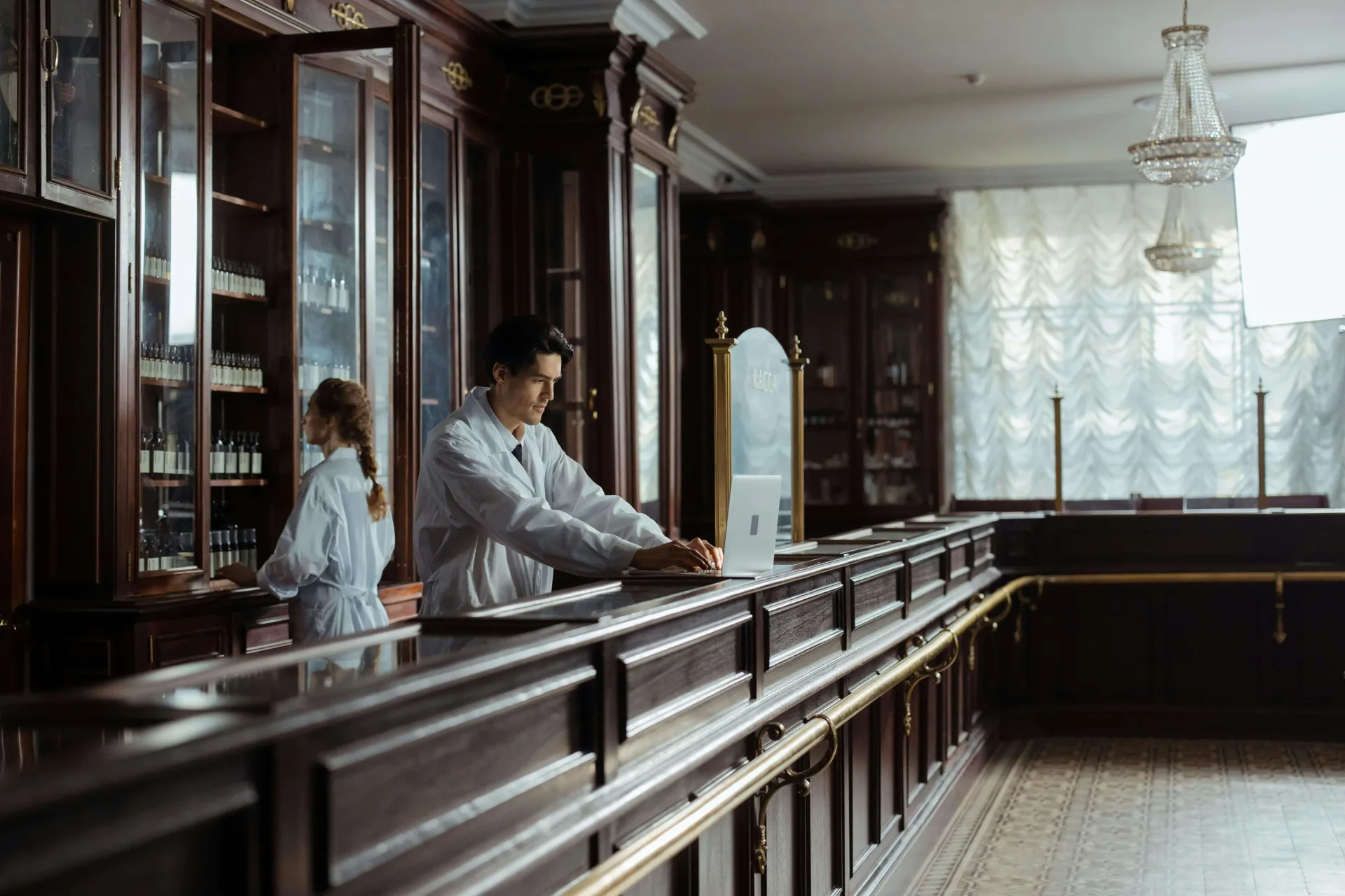 Intermediación en compraventa de farmacias